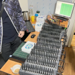 Ukraińska cyberpolicja najechała farmę botów. Skonfiskowano przeszło 100 000 kart SIM. Używane były do pro-rosyjskiej propagandy