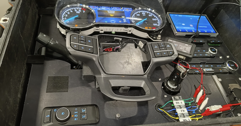 Jak wygrać CTFa na konferencji DEF CON? – relacja Wiktora Sędkowskiego