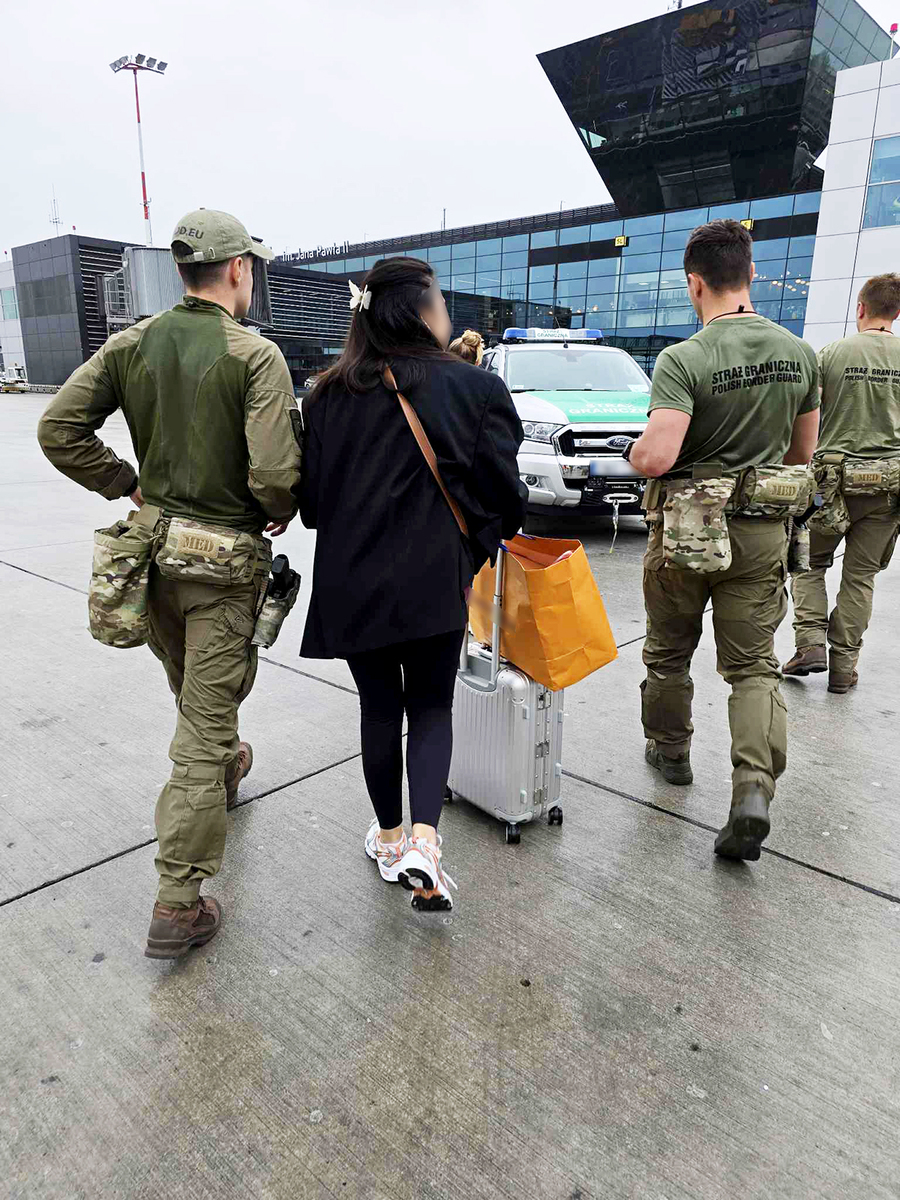 CBZC rozbiło grupę zajmującą się fałszywymi inwestycjami. Oszukali 1500 osób na ponad 75 milionów złotych