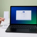 Uwierzytelnianie MFA z RFID – od drzwi biurowych do logowania cyfrowego